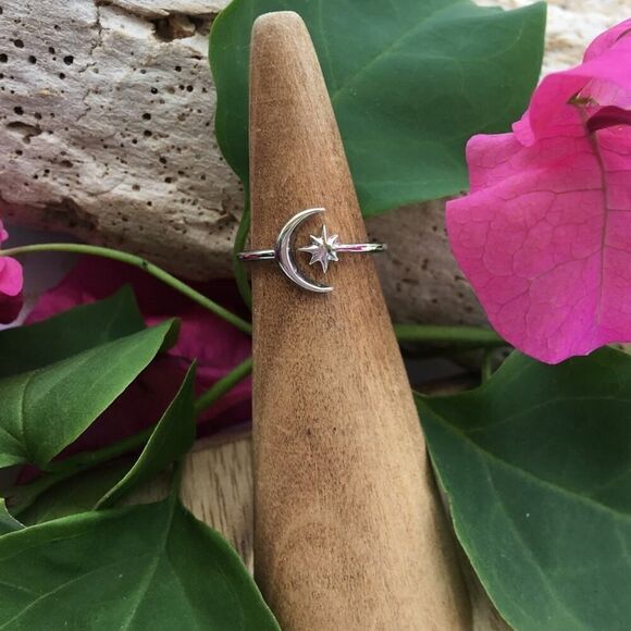 Sterling Silver Moon and Star Toe Ring - Picture 1 of 5